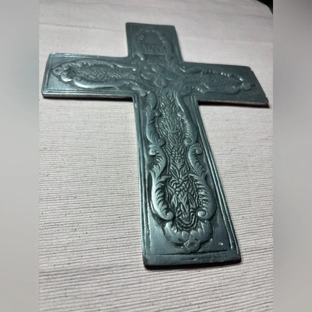 Elegant Cross Home Wall Decor EPC See photos for size references!